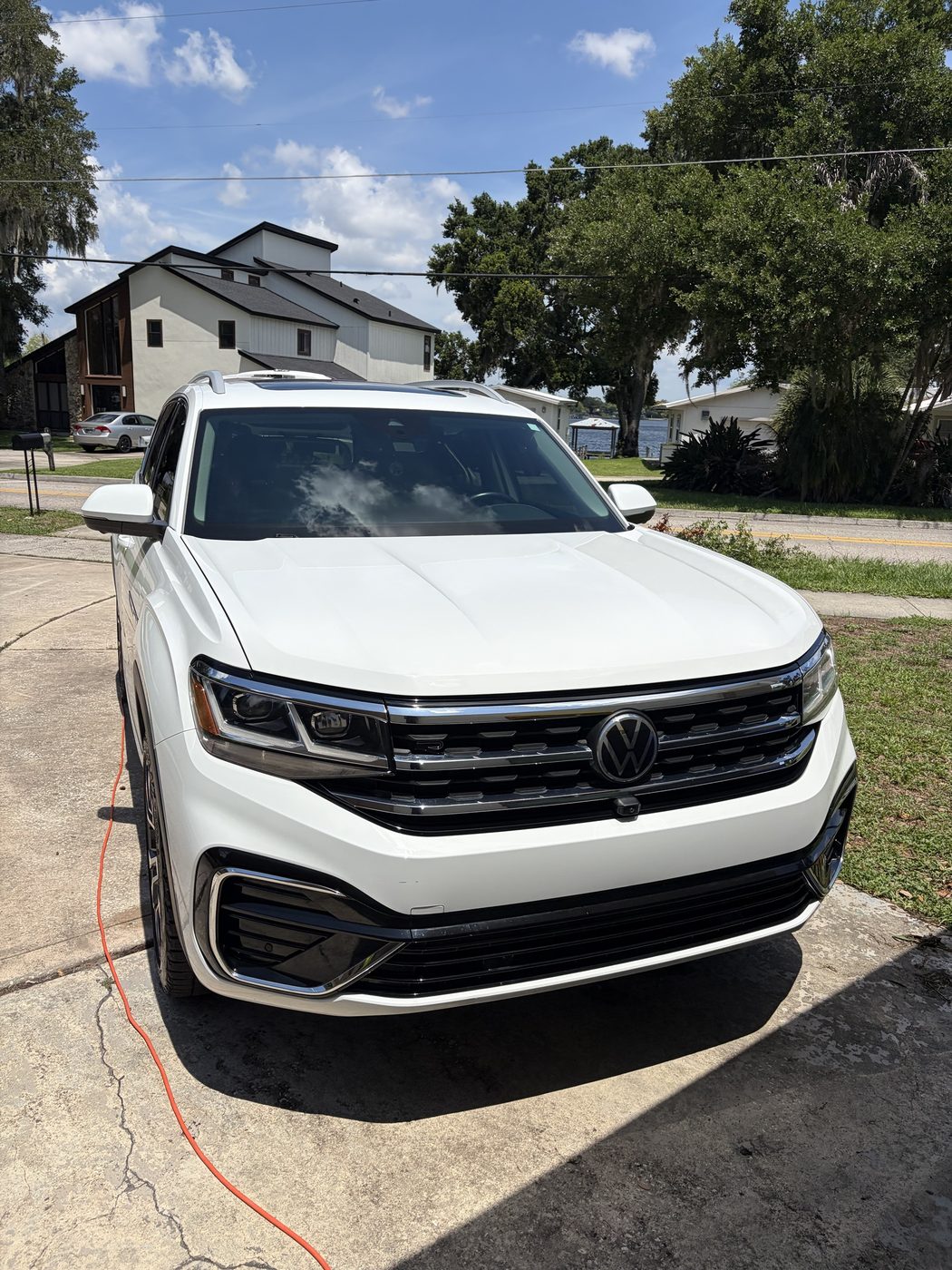 VW Atlas Cross Sport after a mobile detail