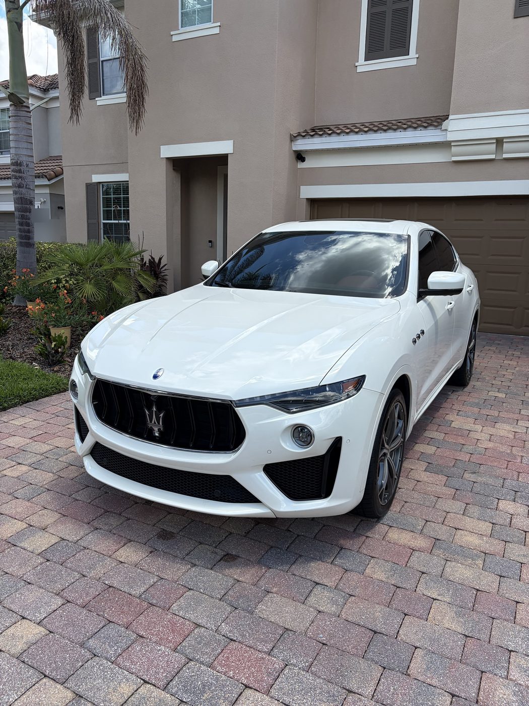 Maserati Levante after a mobile detail
